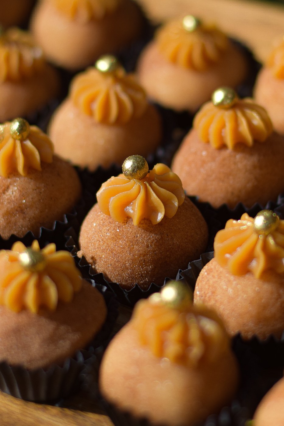 Brigadeiros artesanais de dois sabores
